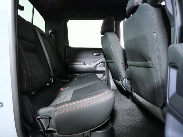 Used 2022 Nissan Frontier PRO-4X w/ Technology Package AWD/4WD image 15