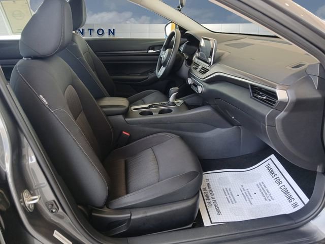 Used 2025 Nissan Altima 2.5 SV FWD image 15