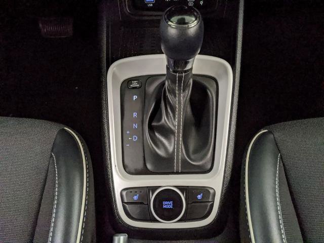 Used 2024 Hyundai Venue Limited image 9