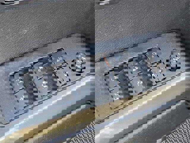 Used 2019 Toyota Tacoma TRD Off-Road w/ Technology Package image 13