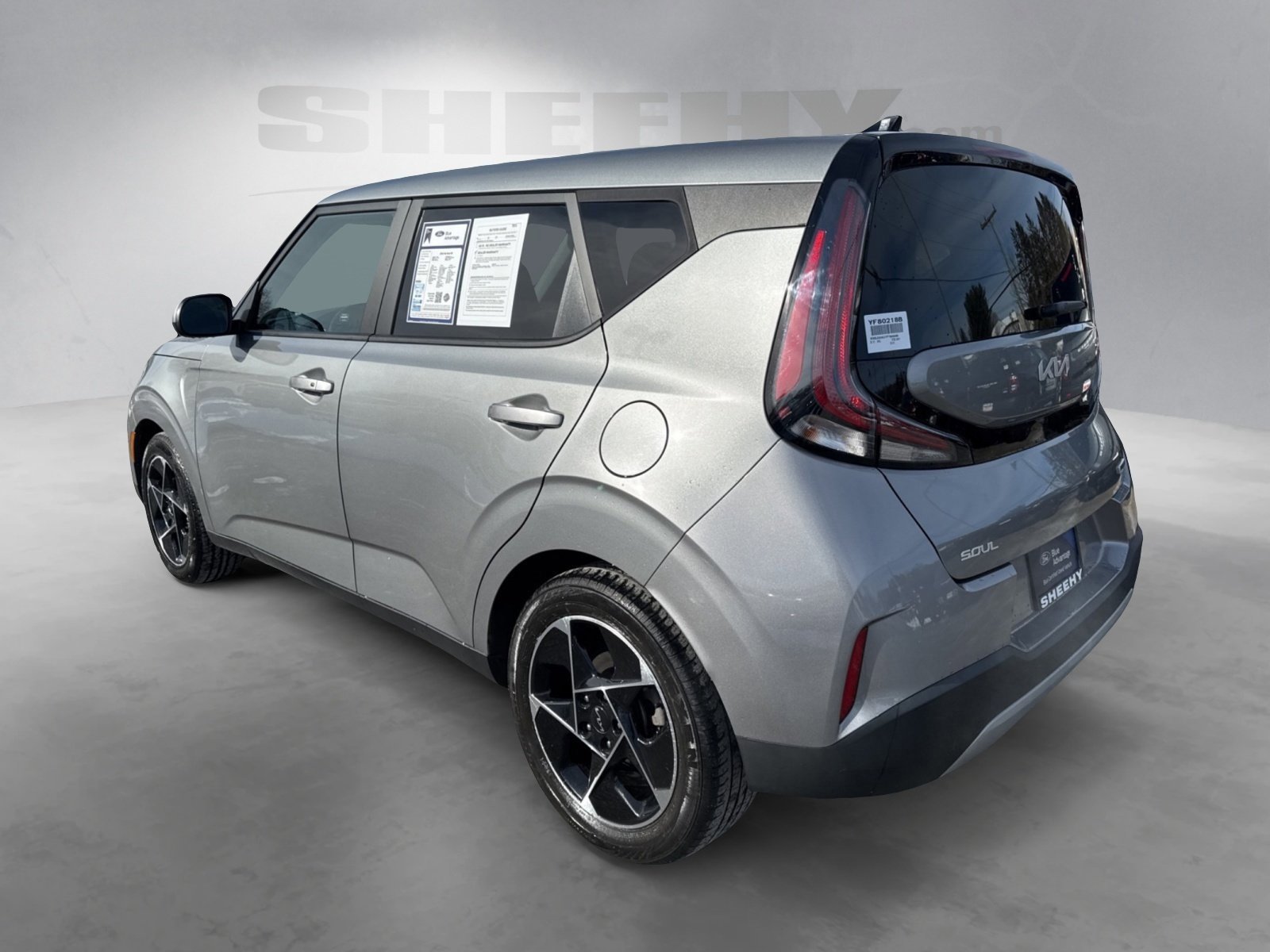 Used 2023 Kia Soul EX image 3