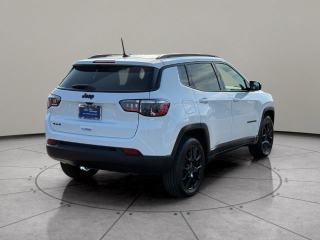 Used 2026 Jeep Compass Latitude AWD/4WD image 10