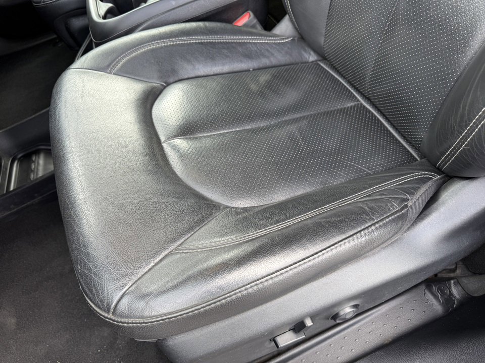 Used 2020 Chrysler Pacifica Touring-L Plus image 21