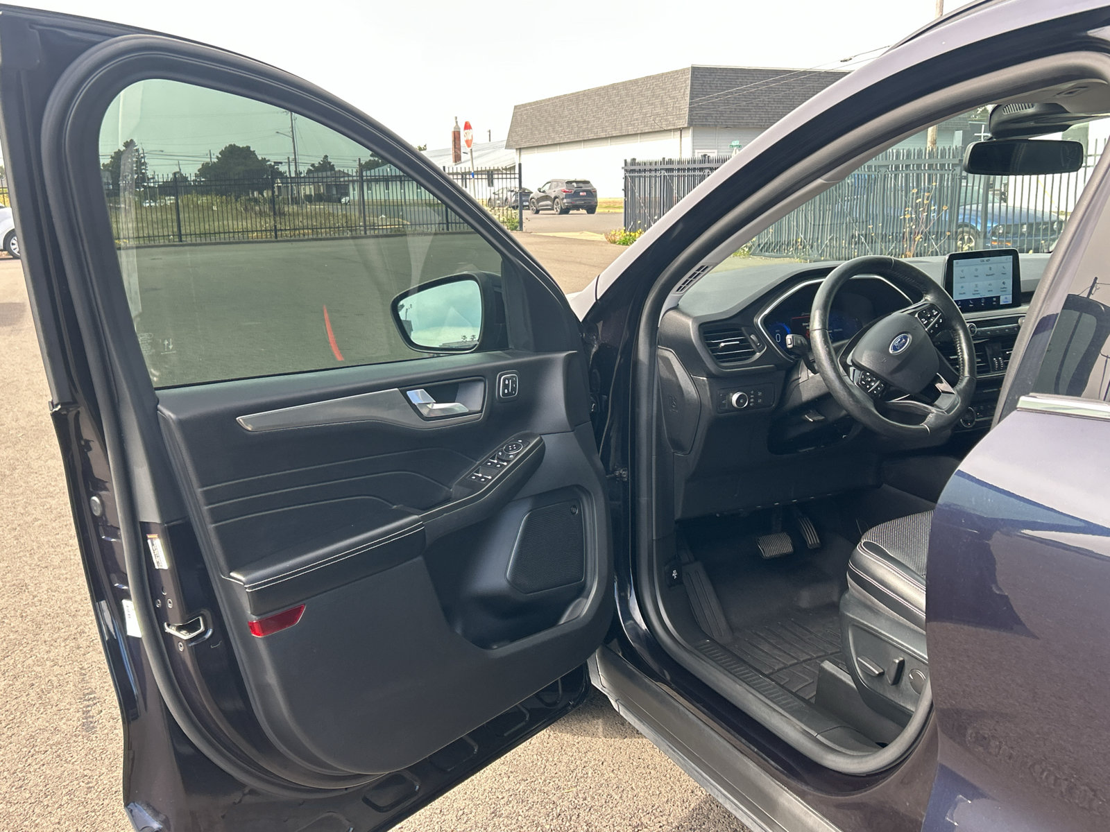 Certified 2021 Ford Escape Titanium AWD/4WD image 14