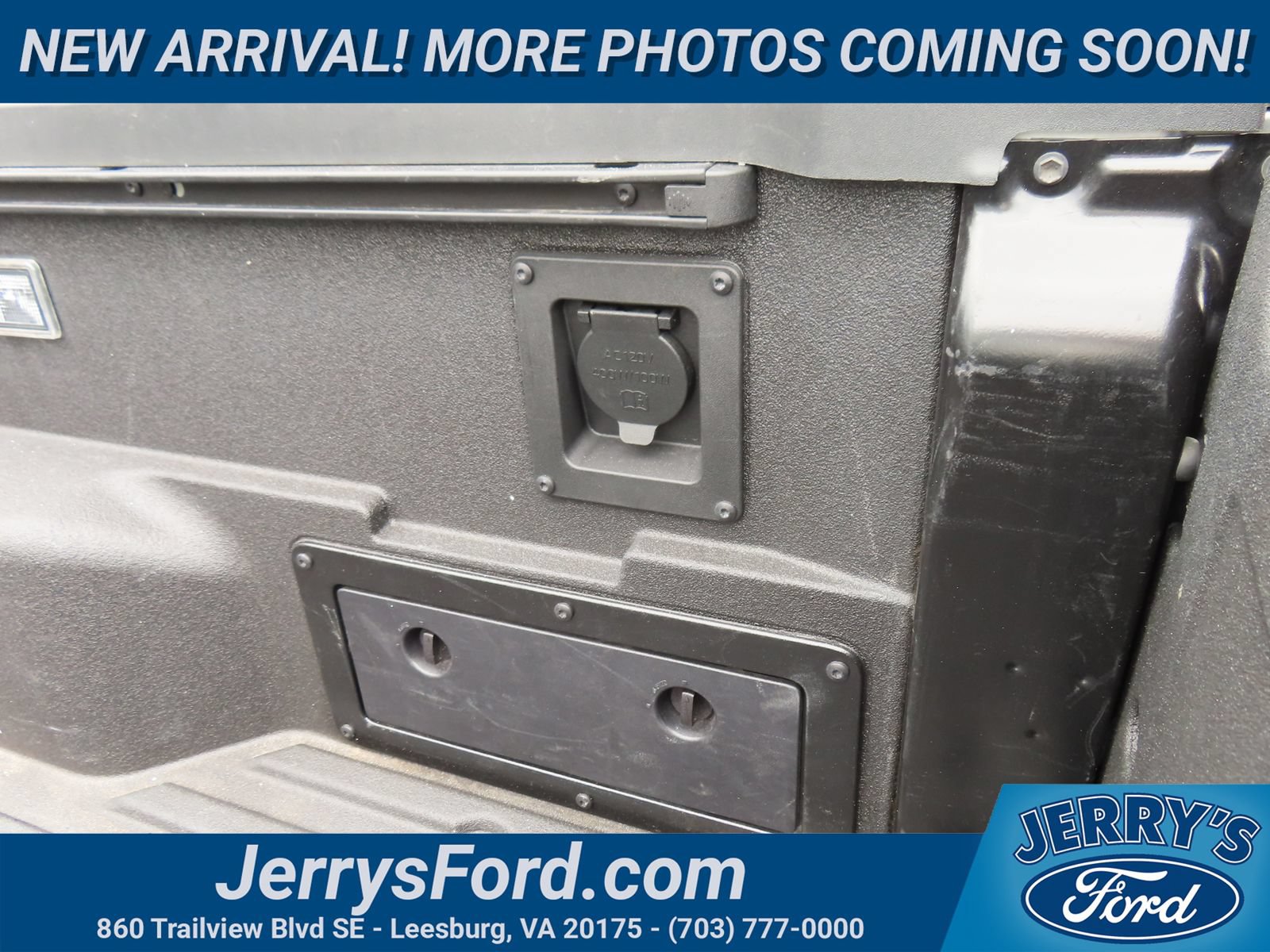 Used 2024 Toyota Tacoma TRD Off-Road w/ TRD Off Road Premium Package AWD/4WD image 12