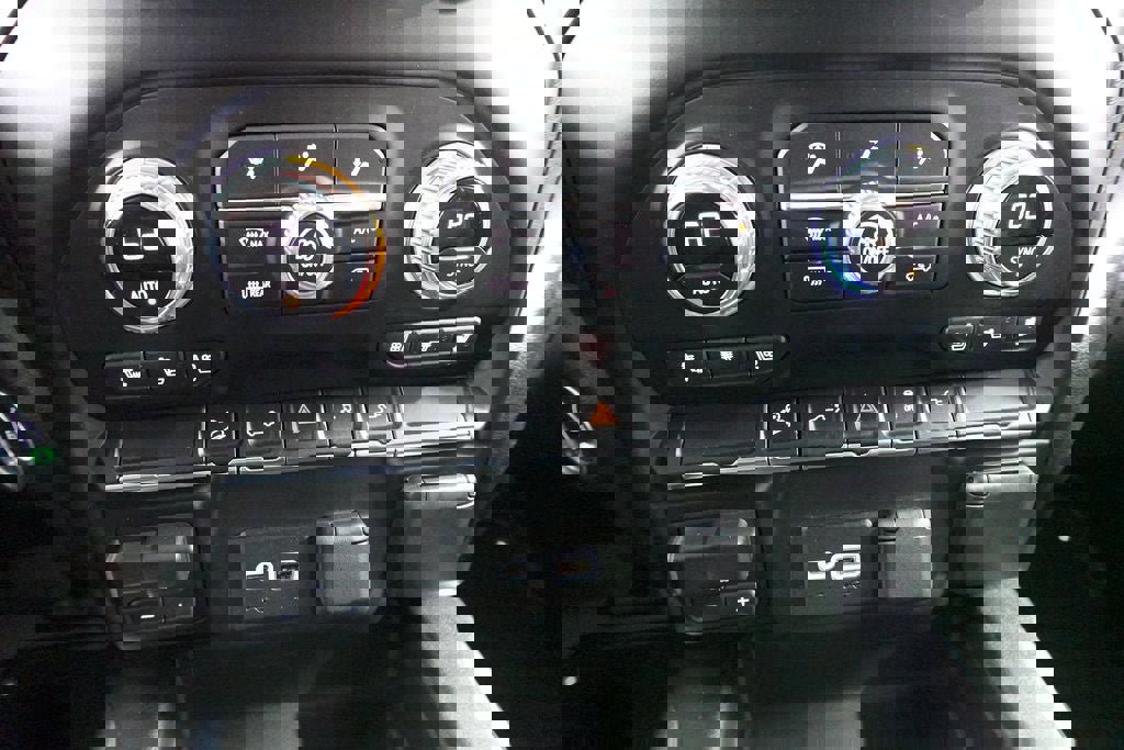 Used 2021 GMC Sierra 1500 AT4 image 19