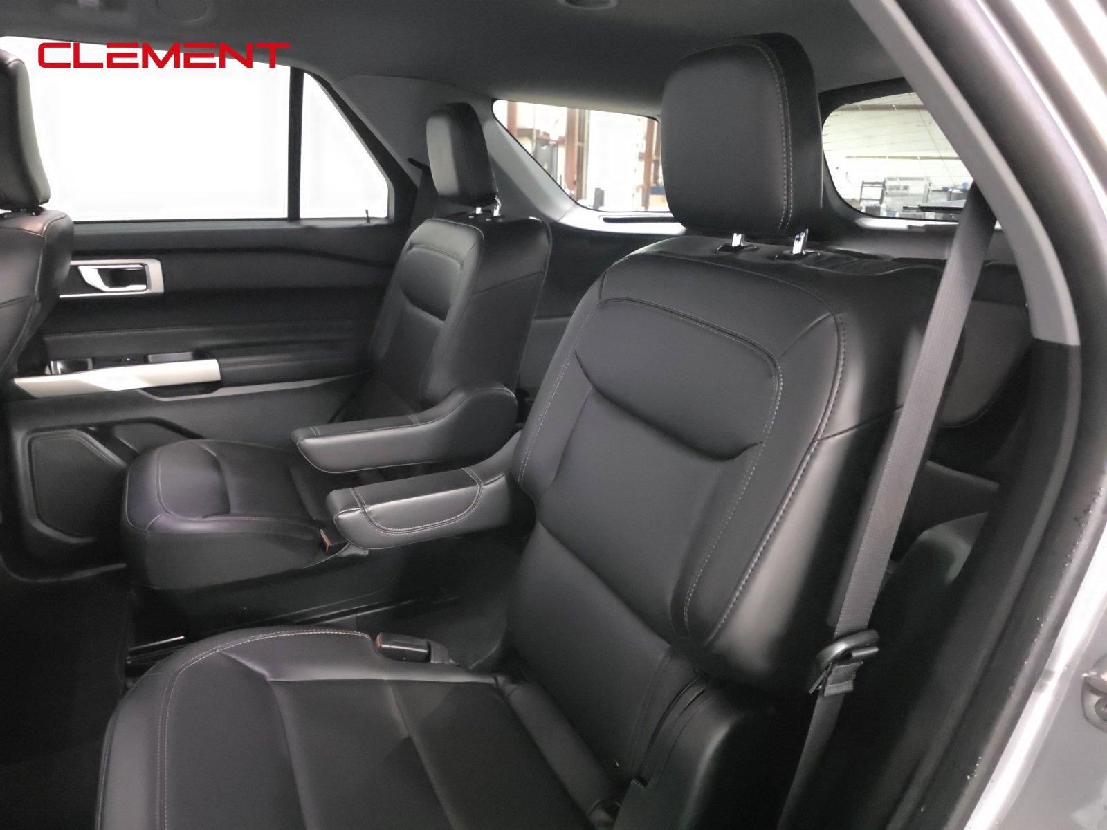 Certified 2022 Ford Explorer XLT w/ Equipment Group 202A image 29