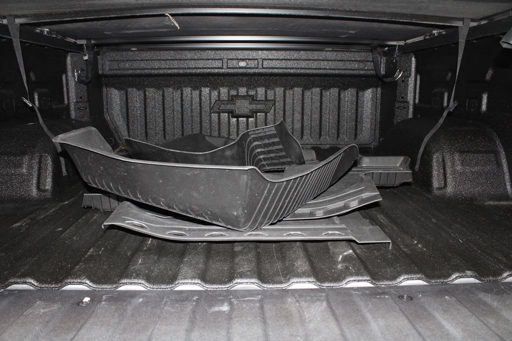 Used 2025 Chevrolet Silverado 1500 High Country w/ High Country Premium Package AWD/4WD image 19