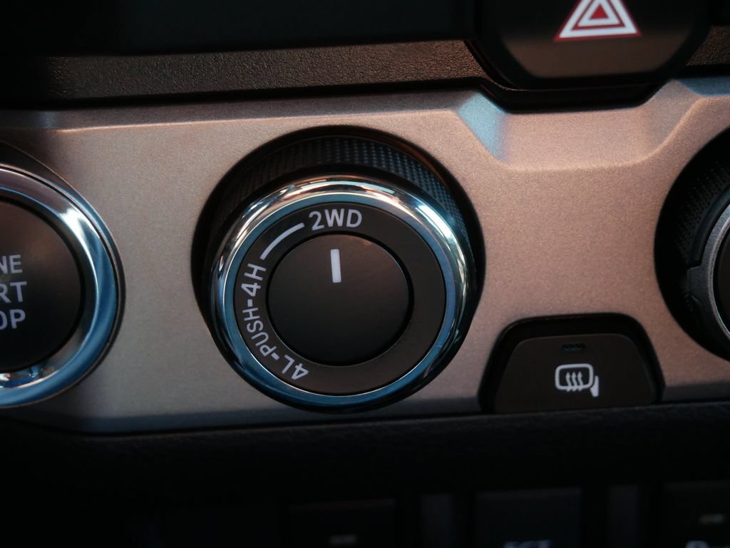 Used 2019 Toyota Tacoma Limited AWD/4WD image 28