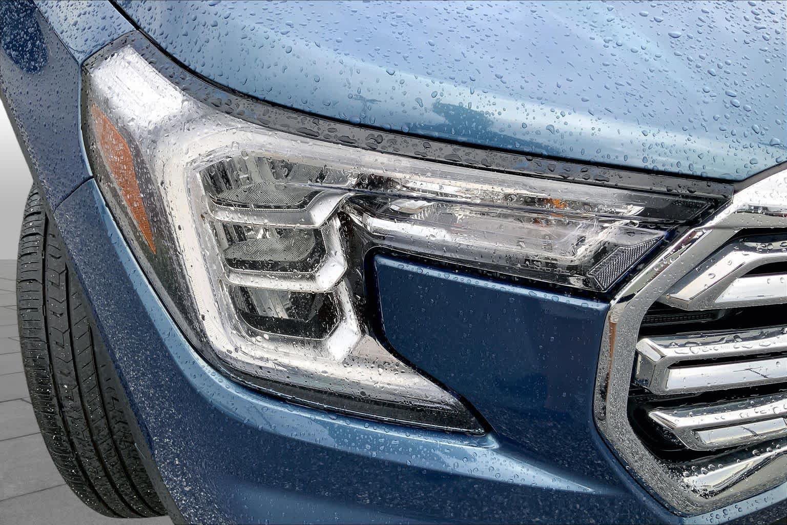 Used 2024 GMC Terrain SLT AWD/4WD image 25