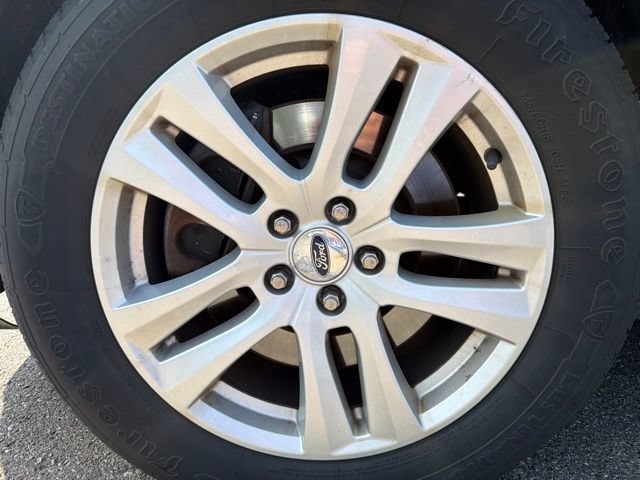 Certified 2018 Ford Explorer XLT w/ Equipment Group 202A AWD/4WD image 2