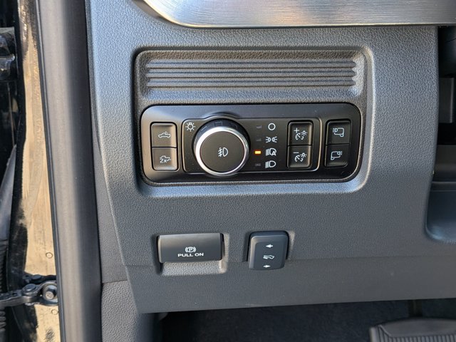 Certified 2025 Ford F250 Lariat w/ Lariat Ultimate Package AWD/4WD image 17