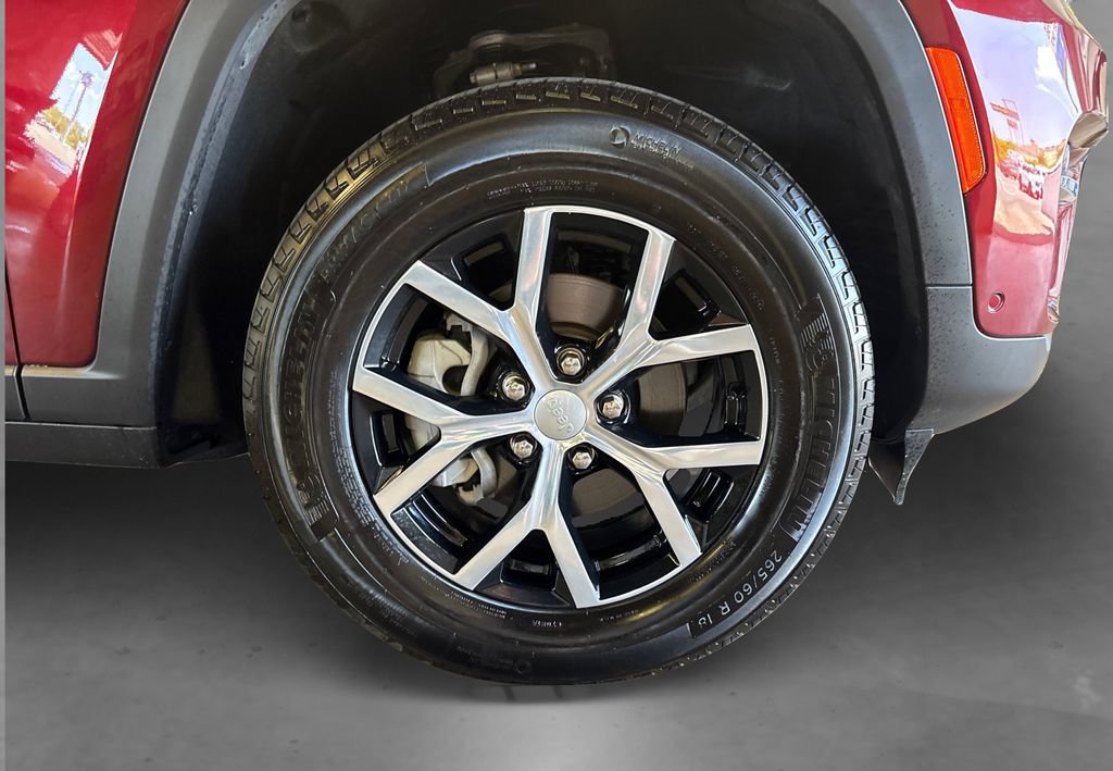 Used 2025 Jeep Grand Cherokee Limited AWD/4WD image 23