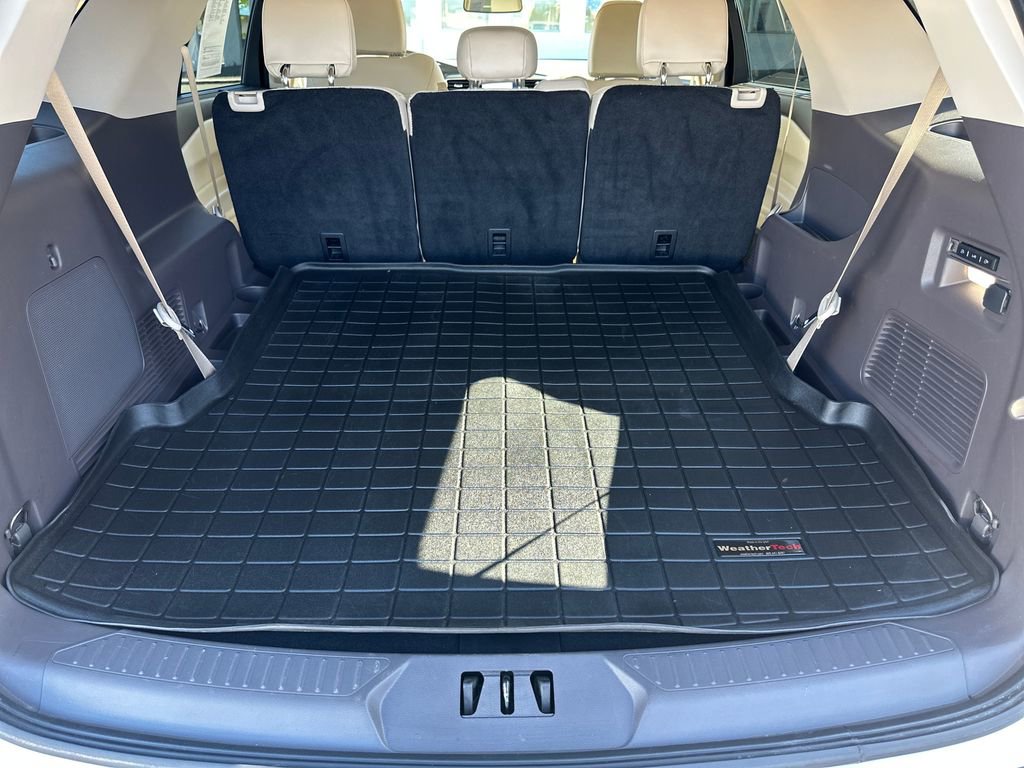 Certified 2022 Ford Explorer Platinum w/ Equipment Group 601A AWD/4WD image 6