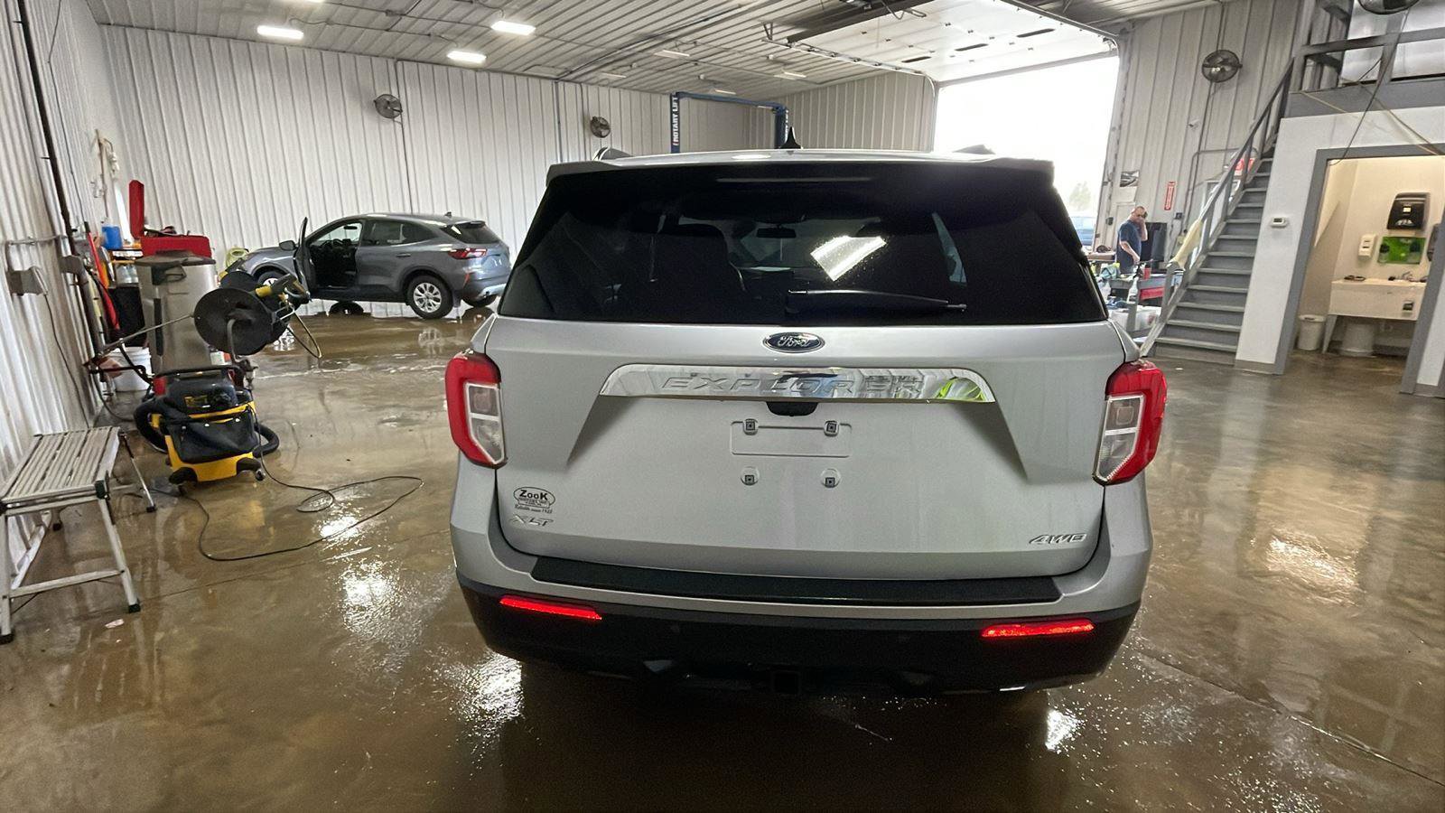 Certified 2021 Ford Explorer XLT w/ Class III Trailer Tow Package image 6