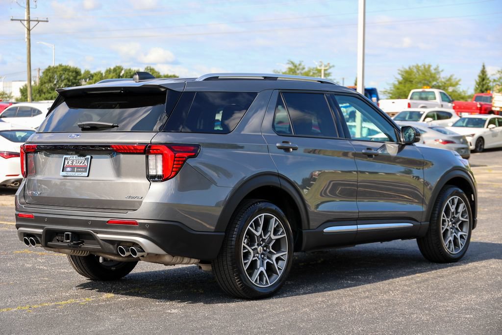 Certified 2025 Ford Explorer Platinum w/ Ultimate Package AWD/4WD image 36