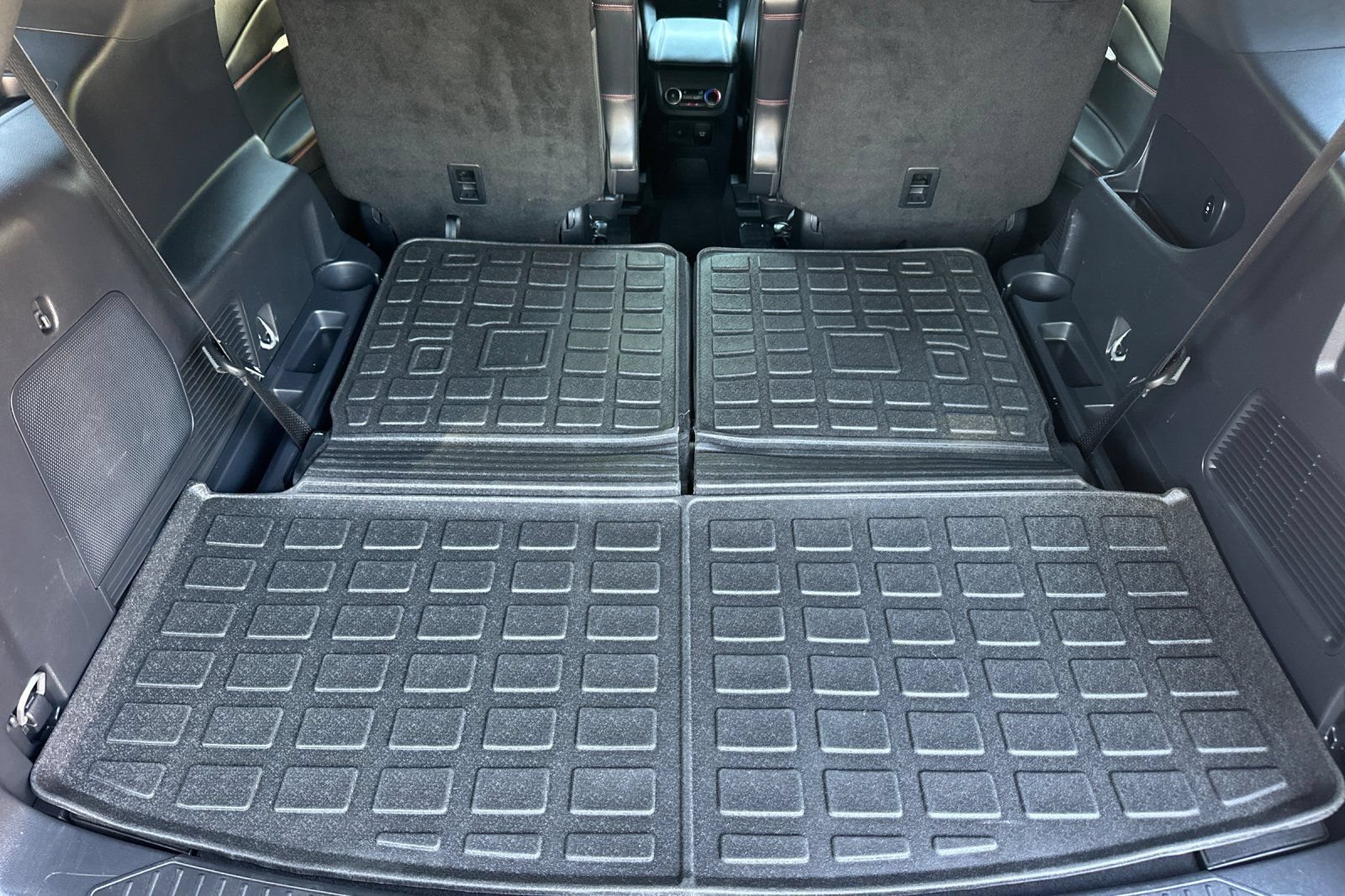 Certified 2025 Ford Explorer ST AWD/4WD image 17