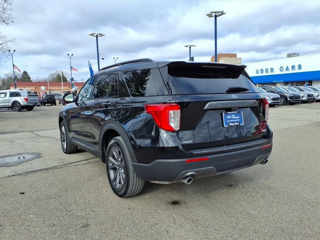 Certified 2023 Ford Explorer XLT w/ Equipment Group 202A image 4
