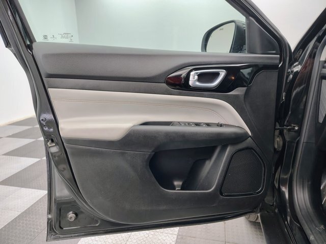 Used 2022 Jeep Compass Limited AWD/4WD image 18