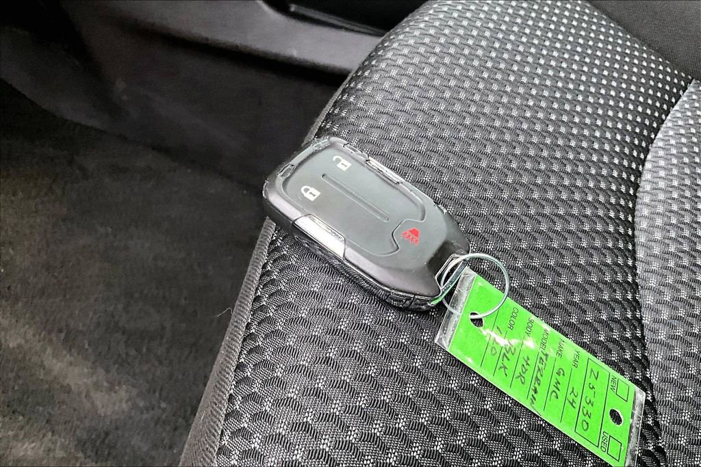 Used 2024 GMC Terrain SLE image 12