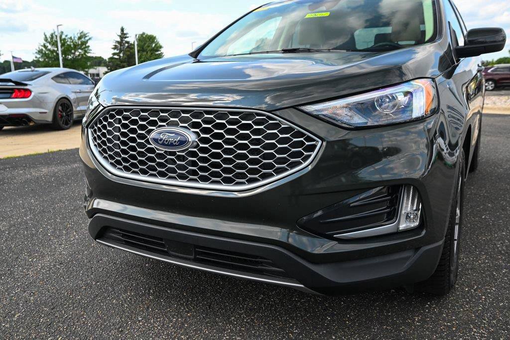 Certified 2023 Ford Edge SEL w/ Convenience Package AWD/4WD image 11