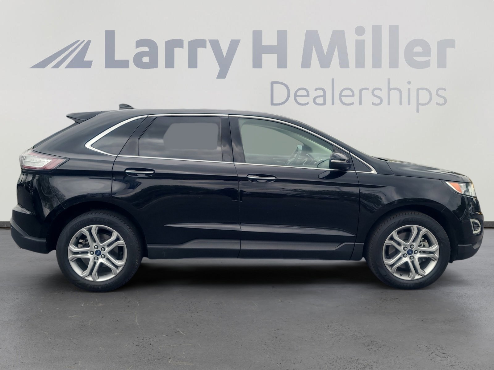 Certified 2017 Ford Edge Titanium AWD/4WD image 6