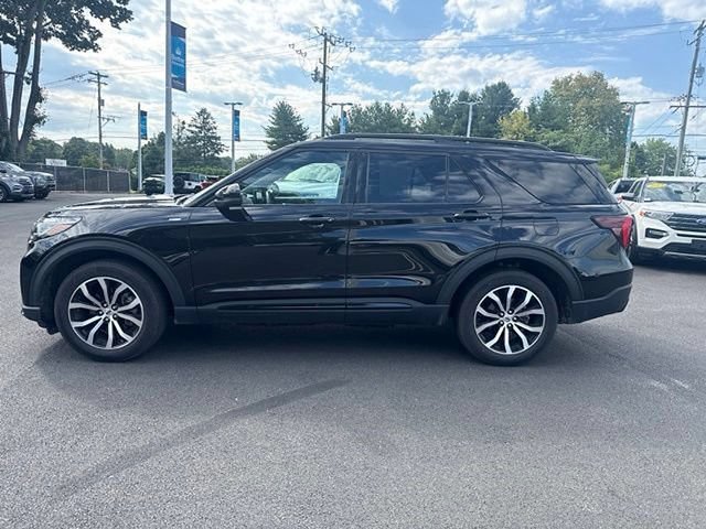 Certified 2025 Ford Explorer ST-Line AWD/4WD image 4