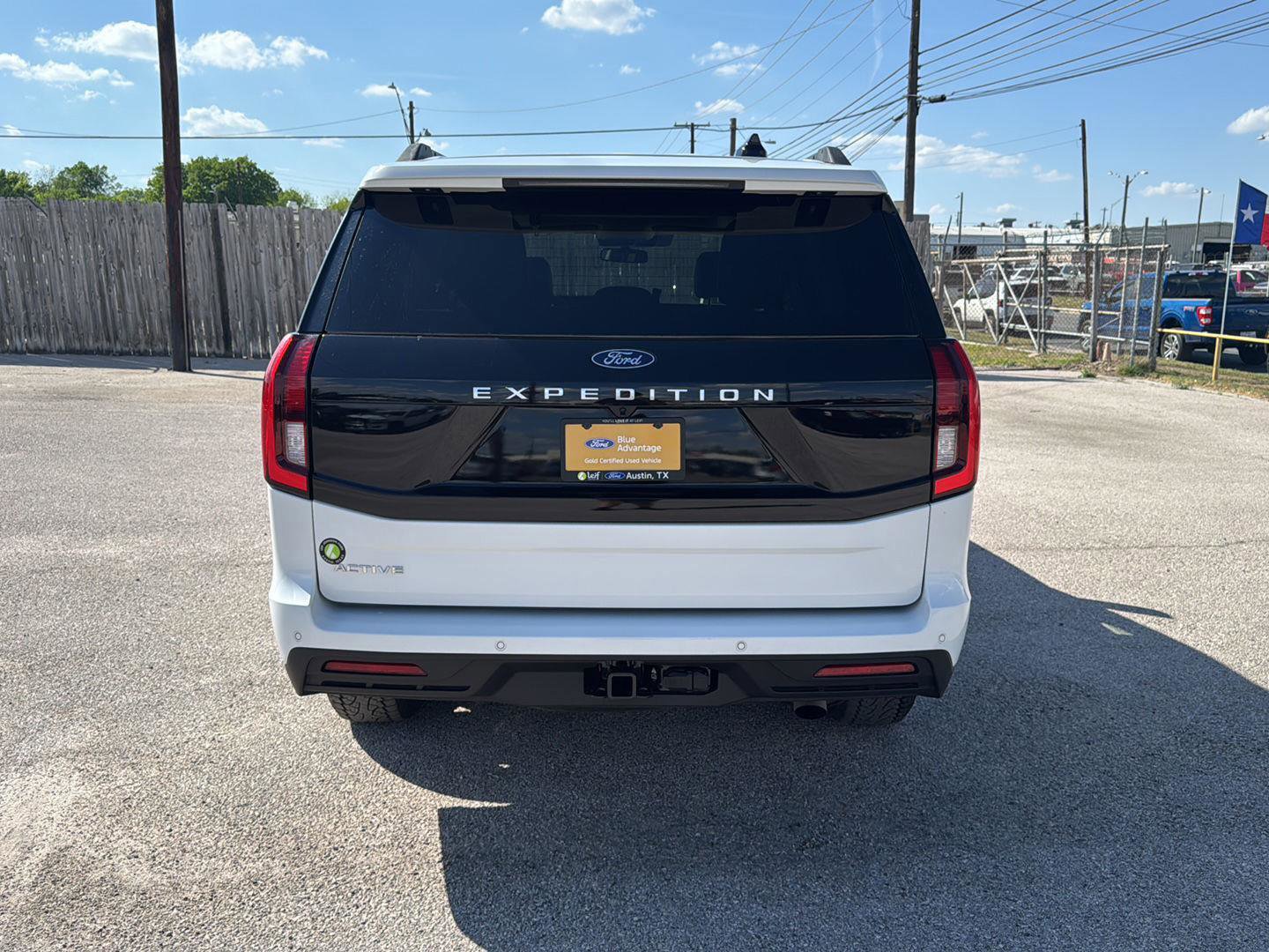 Certified 2025 Ford Expedition Active image 4