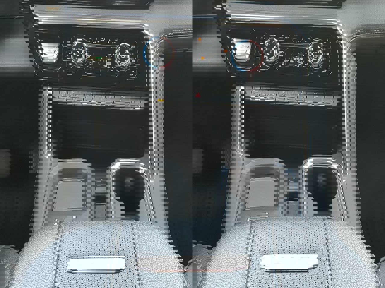 Used 2024 GMC Sierra 3500 Denali w/ Denali Reserve Package image 17