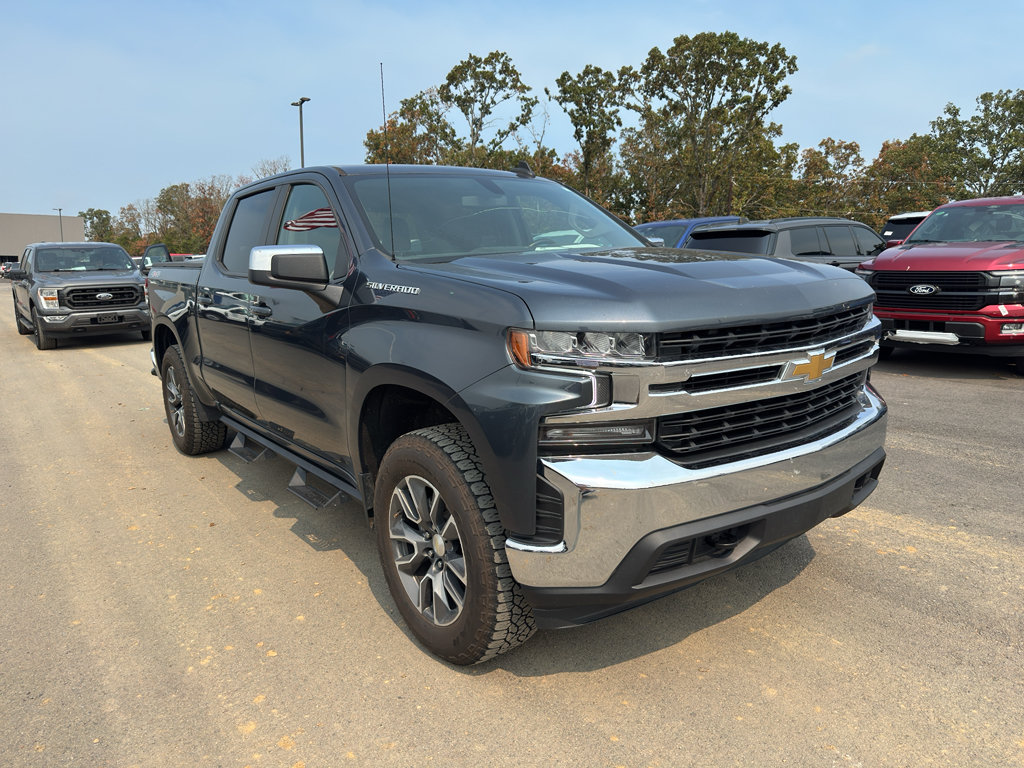 Used 2022 Chevrolet Silverado 1500 LT AWD/4WD image 3