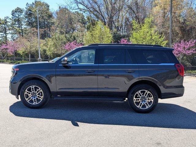 Certified 2025 Ford Expedition Active image 2