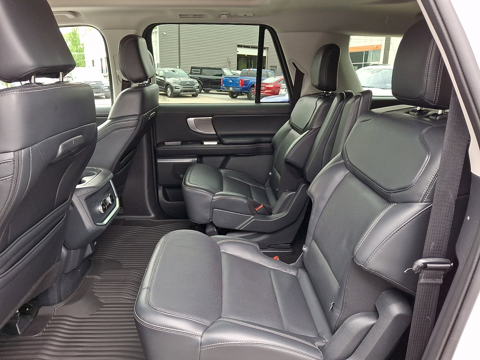 Certified 2025 Ford Expedition Max Platinum AWD/4WD image 13