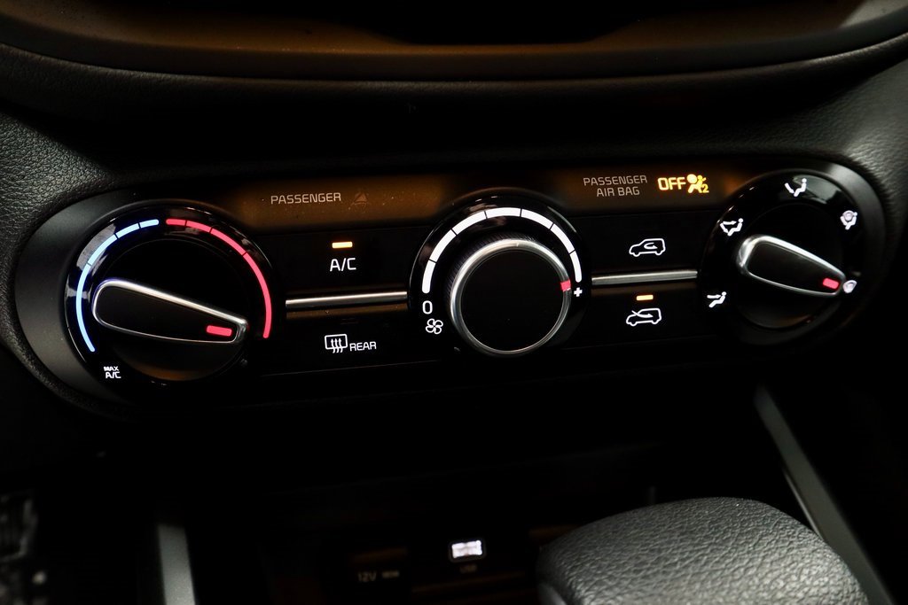 Used 2025 Kia Soul LX w/ LX Technology Package image 32