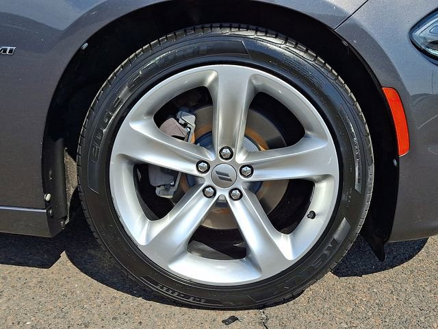 Used 2018 Dodge Charger R/T w/ Navigation & Travel Group RWD image 8
