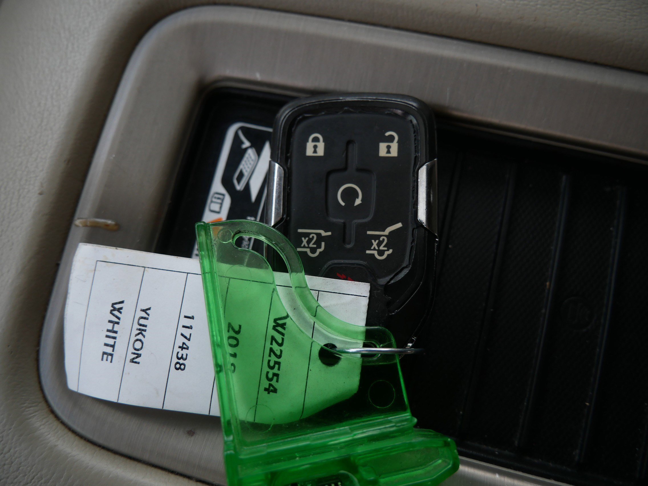 Used 2018 GMC Yukon Denali w/ Enhanced Security Package image 36