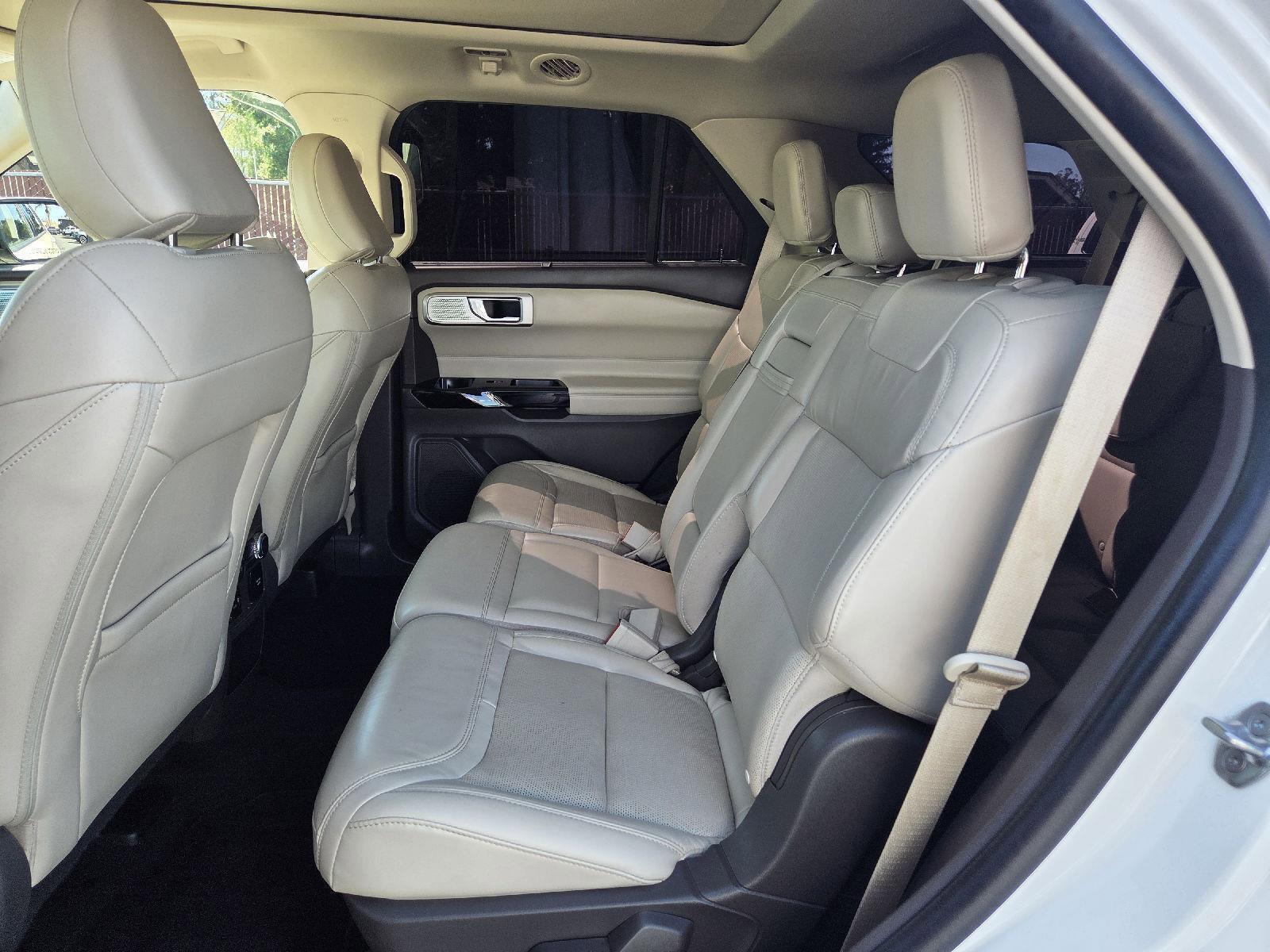 Certified 2021 Ford Explorer Platinum w/ Equipment Group 601A image 14