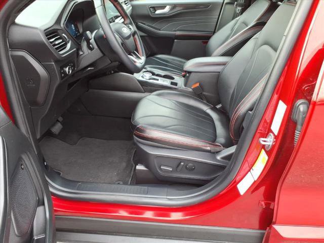 Certified 2025 Ford Escape ST-Line Elite w/ Premium Technology Package image 8