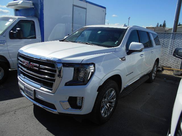 Used 2023 GMC Yukon XL SLT AWD/4WD image 3