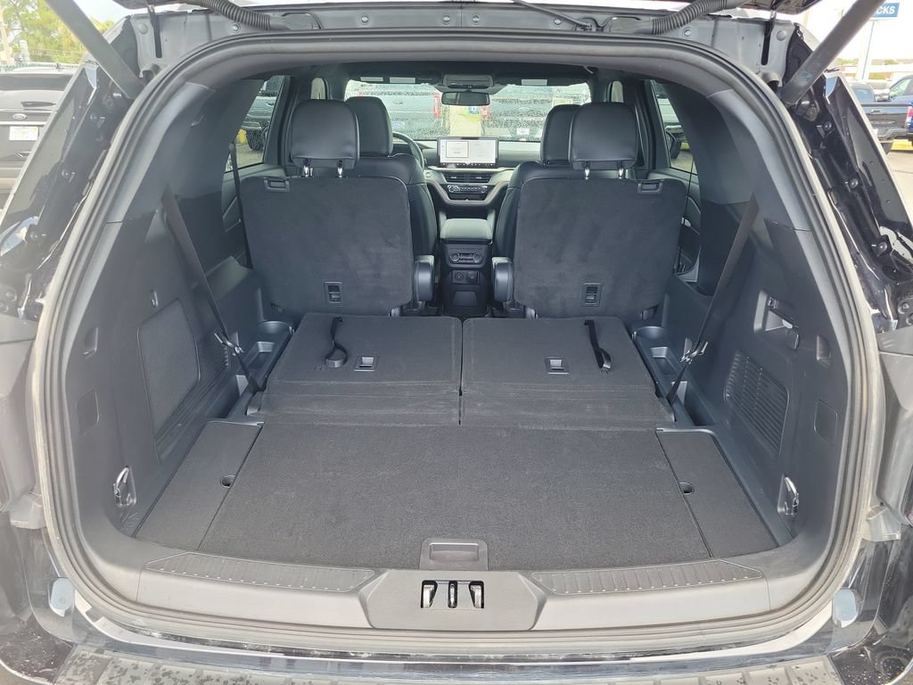 Certified 2025 Ford Explorer ST-Line w/ Premium Package RWD image 10