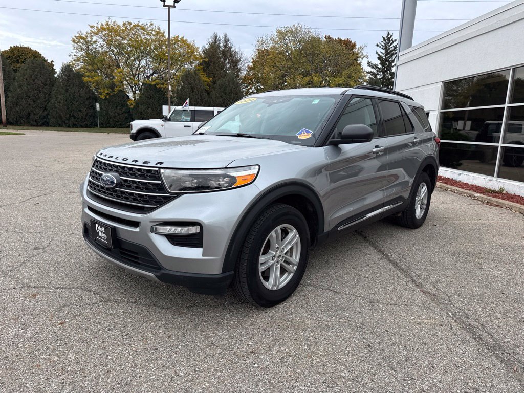 Certified 2024 Ford Explorer XLT w/ Equipment Group 202A AWD/4WD image 7
