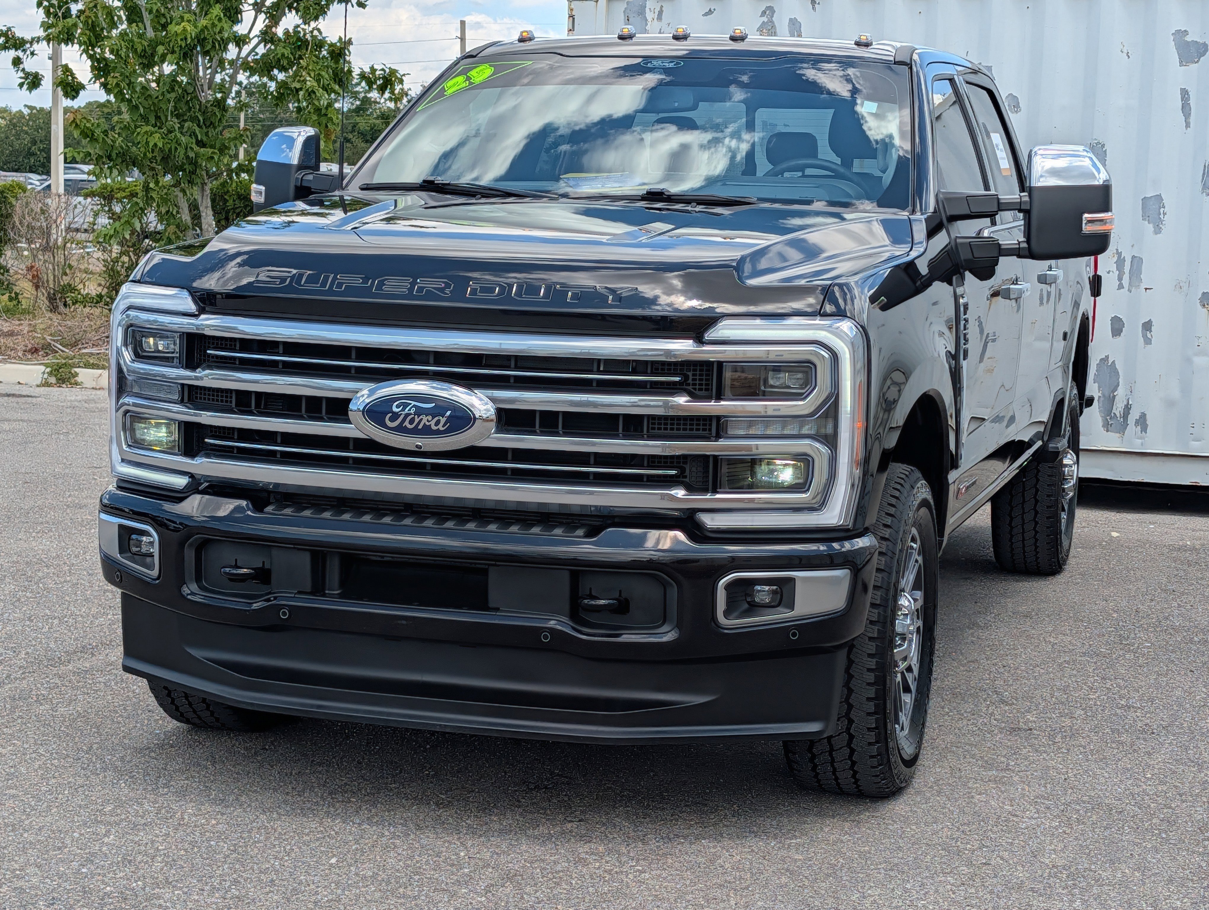 Certified 2025 Ford F250 Platinum w/ Platinum Plus Package AWD/4WD image 7