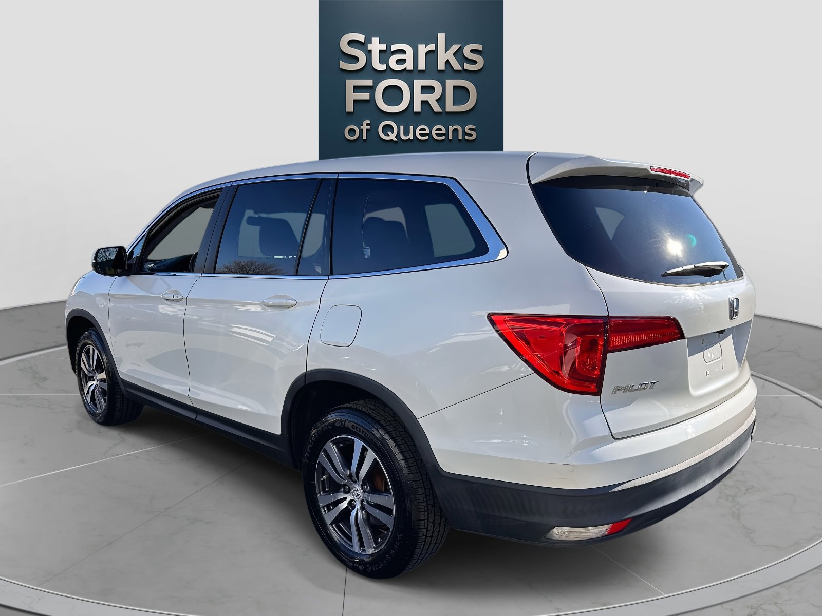 Used 2018 Honda Pilot EX image 3