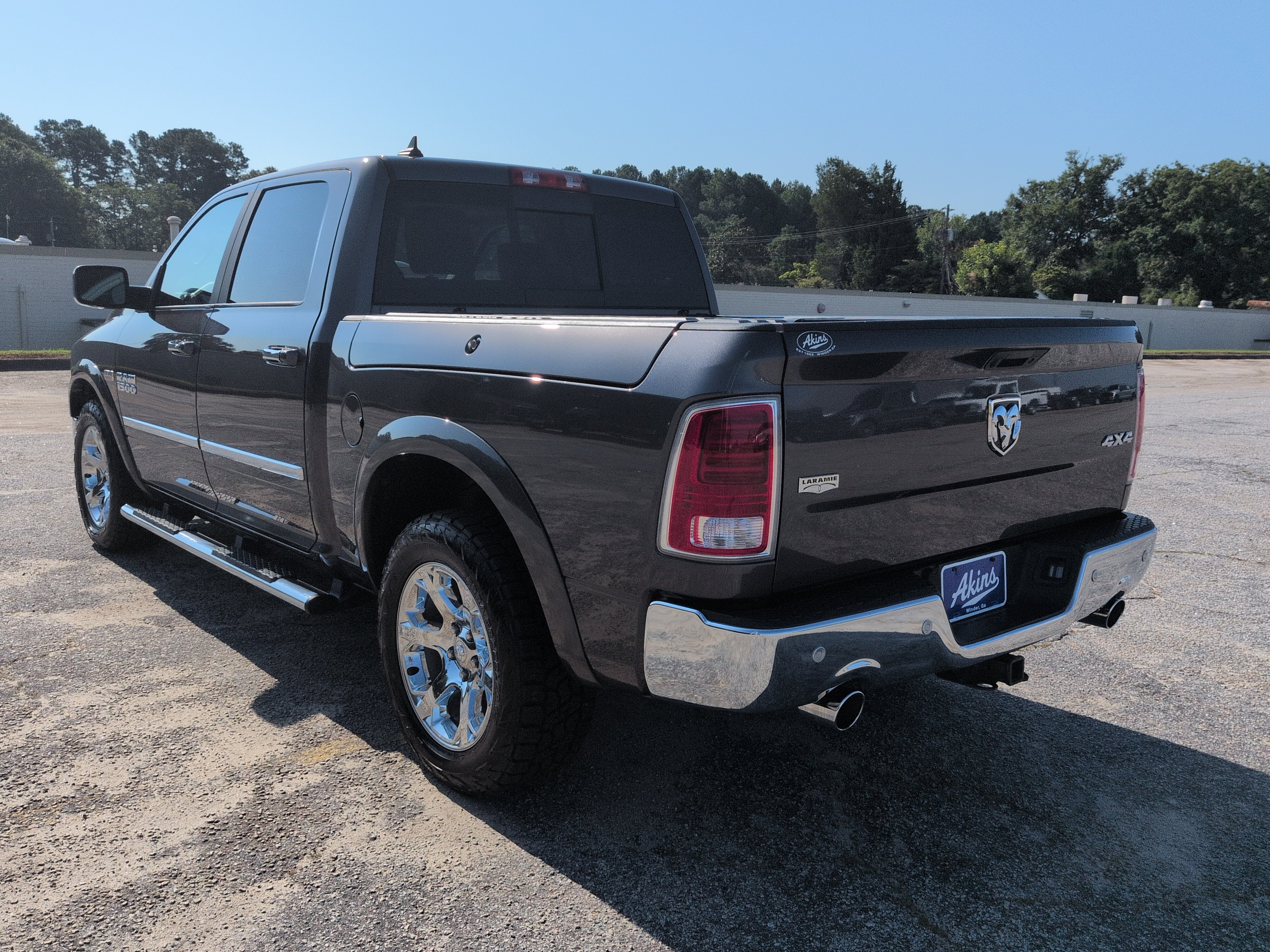 Used 2017 RAM 1500 Laramie w/ Convenience Group AWD/4WD image 5
