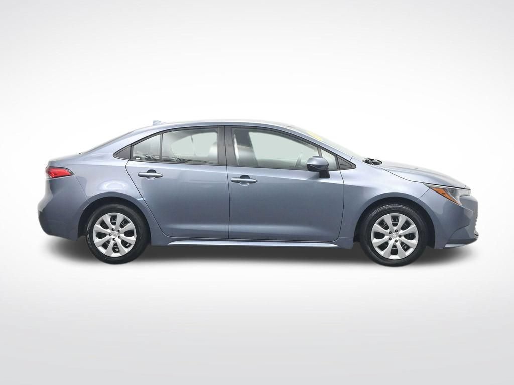 Used 2025 Toyota Corolla LE w/ Convenience Package FWD image 4