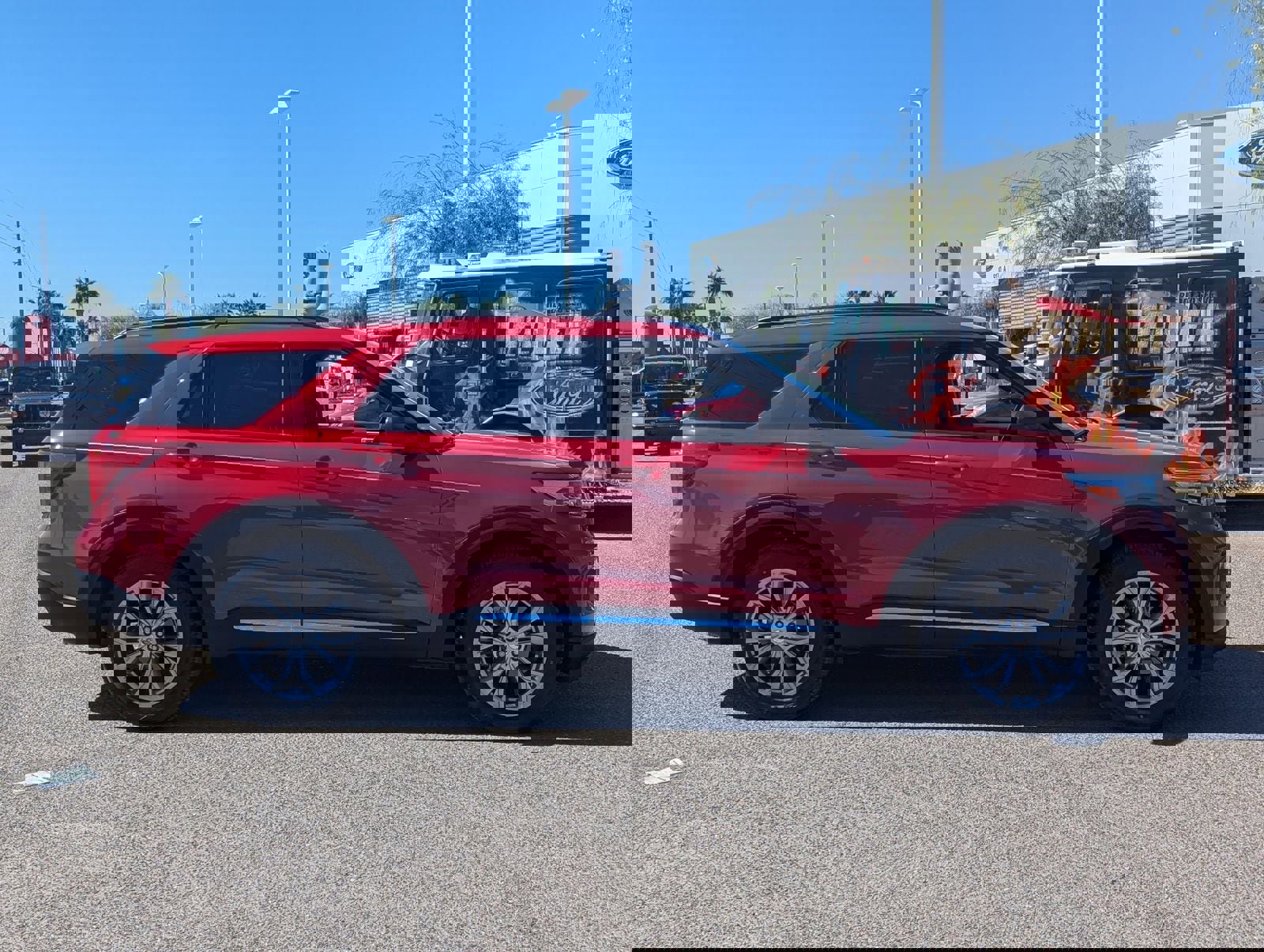 Certified 2022 Ford Explorer XLT w/ Equipment Group 202A image 6