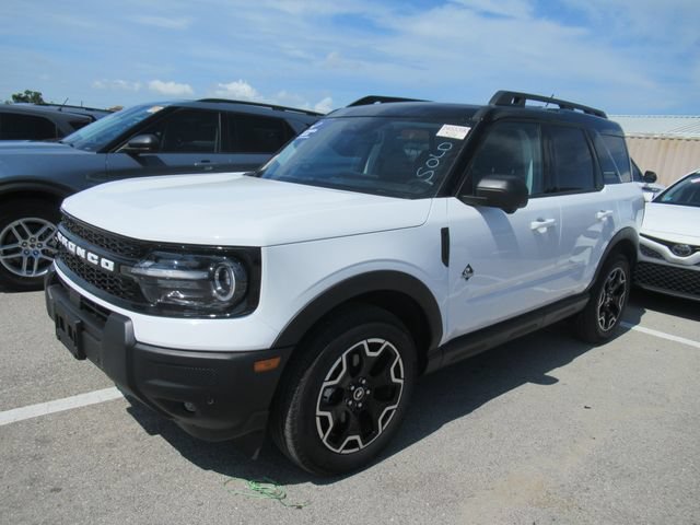 Certified 2025 Ford Bronco Sport Outer Banks w/ Outer Banks Tech Package+ AWD/4WD image 3