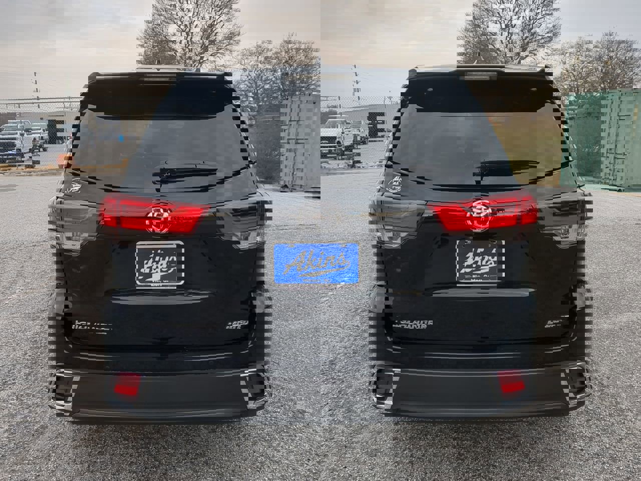 Used 2019 Toyota Highlander Limited Platinum image 3