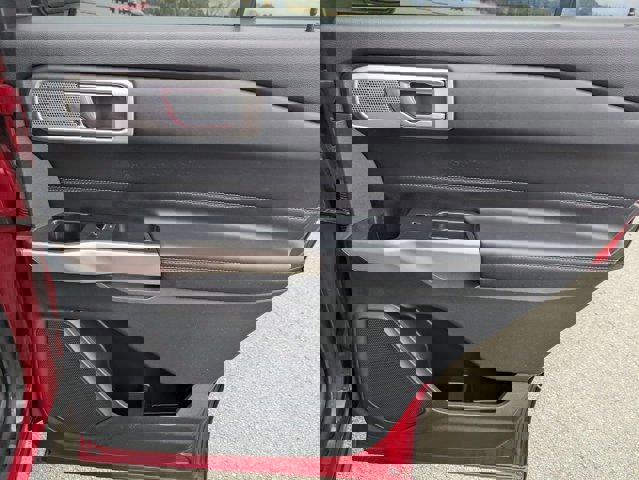 Certified 2022 Ford Explorer XLT w/ Equipment Group 202A image 39