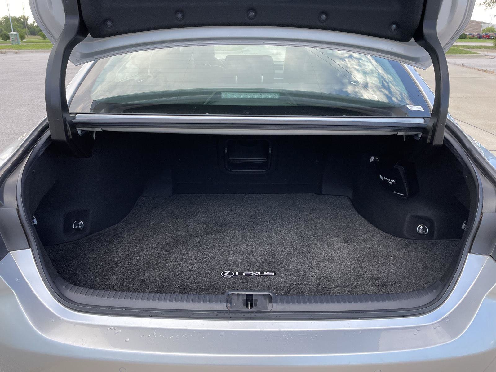 Used 2021 Lexus ES 300h w/ Premium Package FWD image 35