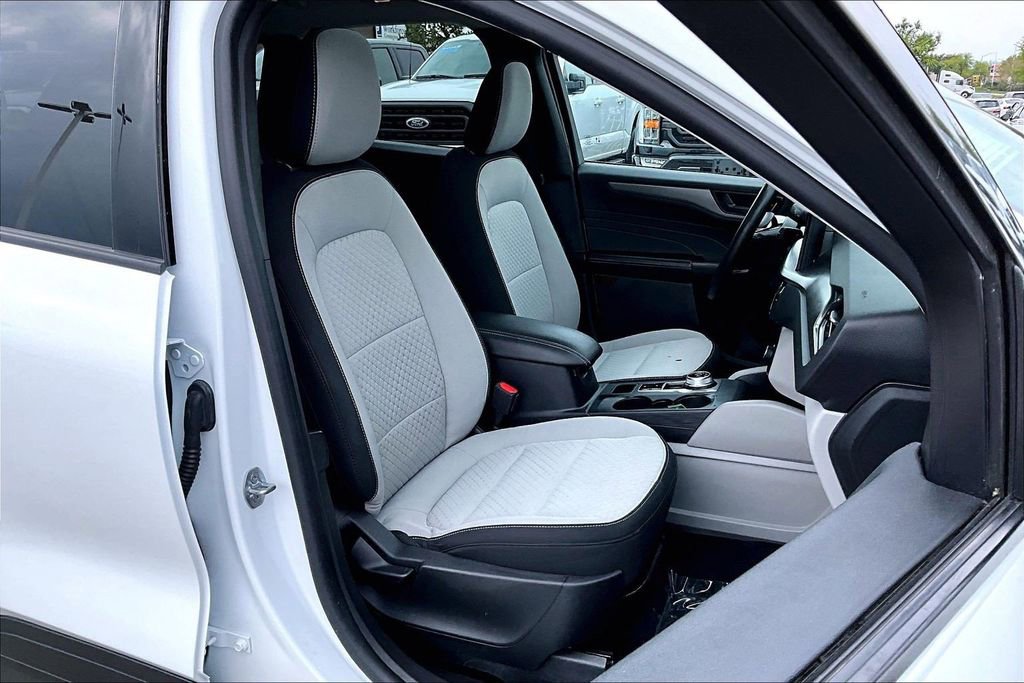 Certified 2023 Ford Escape Active w/ Tech Pack #1 AWD/4WD image 7